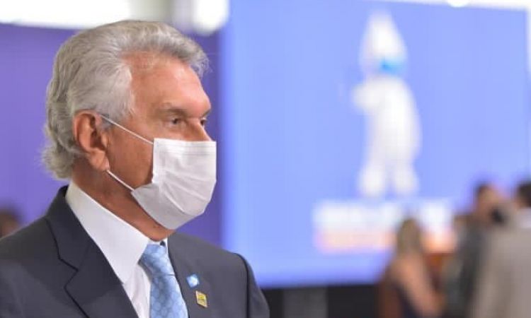 Governador Ronaldo Caiado corrige uma distorÃ§Ã£o histÃ³ria ao reajustar salÃ¡rios de professores em GoiÃ¡s