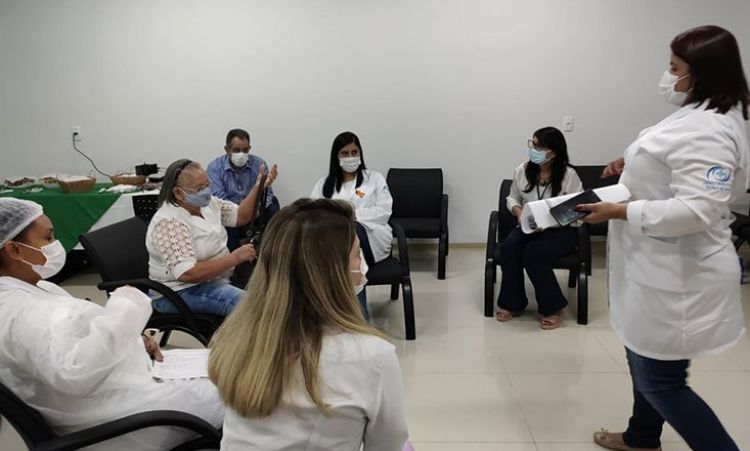 Treinamento para profissionais da saÃºde em GoianÃ©sia: cuidados atÃ© mesmo com qualidade dos alimentos