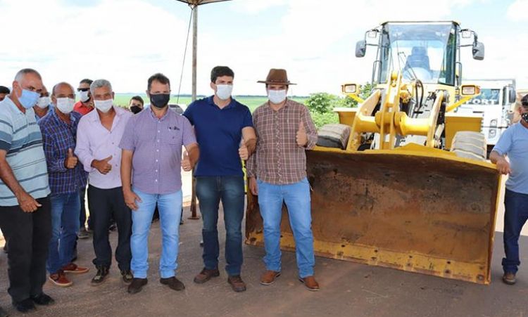 Prefeito celebra parceria com a GoInfra  para continuar realizando obras no municÃ­pio e tambÃ©m regiÃ£o