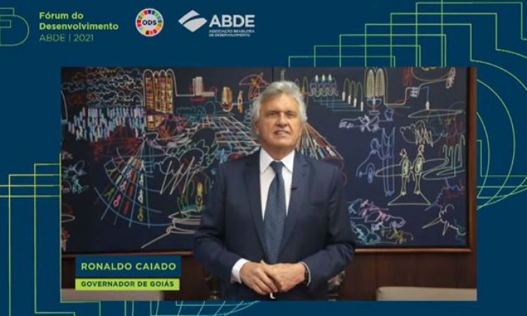 Governador Ronaldo Caiado durante evento promovido pela ABDE