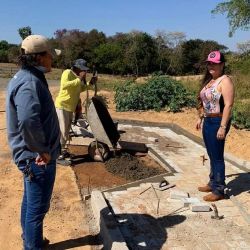 Prefeita Cássia Dourado faz vistoria em obras no lago de Cirilândia: lazer garantido