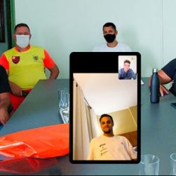 Prefeito Gilber com representantes do jogador durante reunião por meio de aplicativo: parceria e esporte