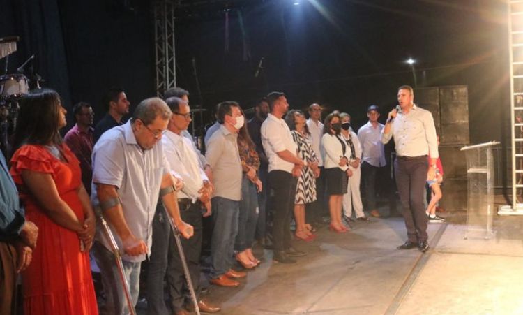 Autoridades prestigiam festividades dos 63 anos de emancipação de Nova América