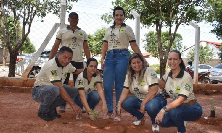 Prefeito Luiz Borges com a equipe do Meio Ambiente: garantir crescimento mas sustentável na cidade