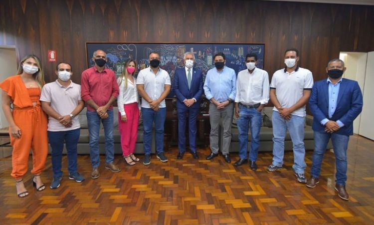 Comitiva de Pilar de Goiás com o governador Ronaldo Caiado: articulações para desenvolver o município 