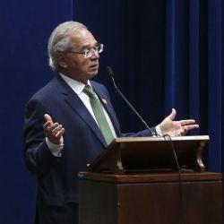 O ministro da Economia, Paulo Guedes, defende proteger a Rússia