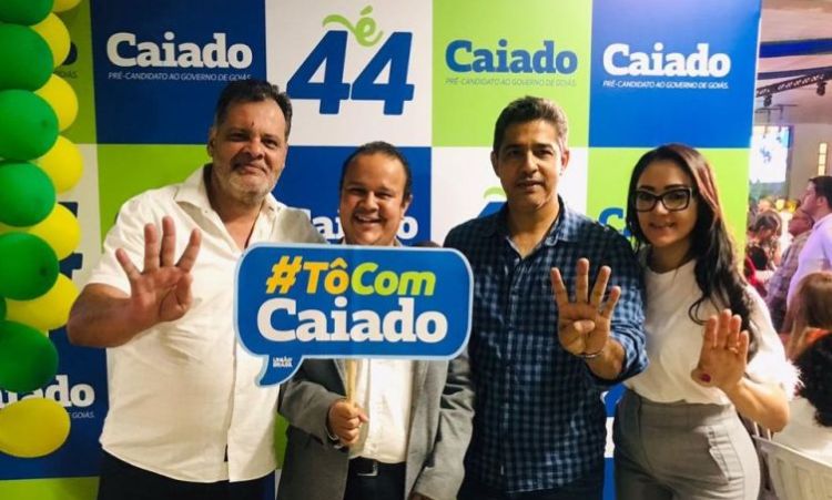Prefeito Carlos Seixo e vice Tiago, de Crixás, também hipotecaram apoio ao governador Ronaldo Caiado