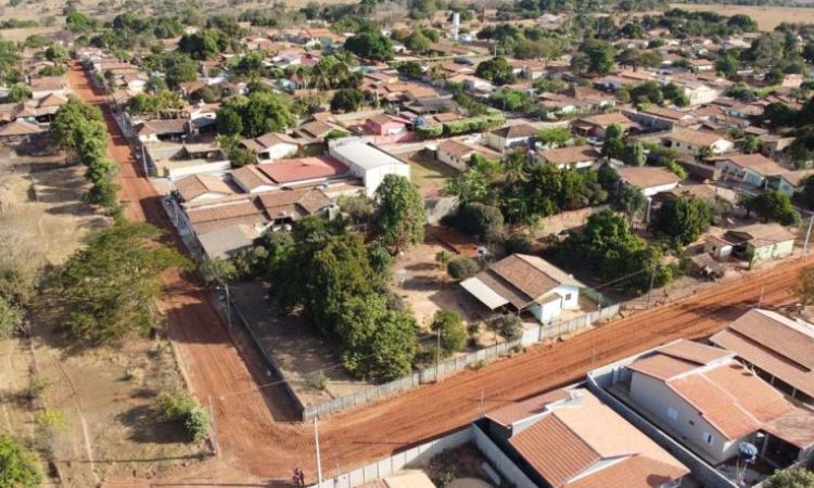 Imagém aérea mostra ruas que vão receber asfalto, assegurando melhor qualidade de vida à população