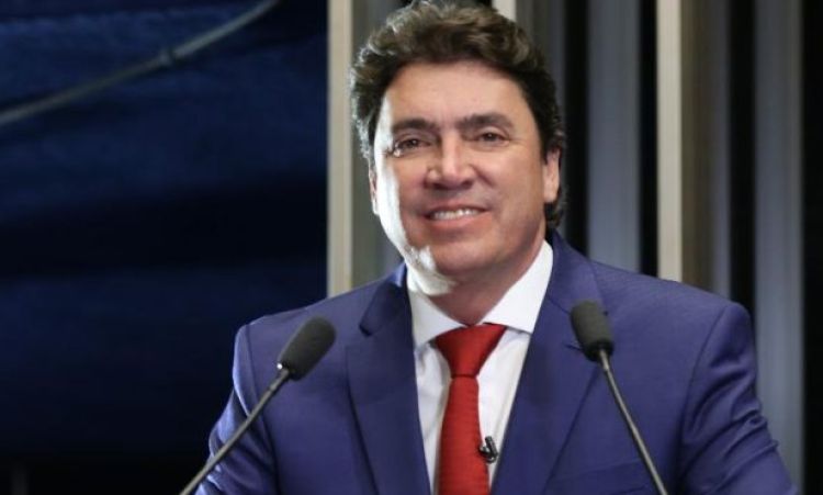 Wilder Morais lamenta decisão de Barroso, do STF, em suspender piso salarial de enfermeiros no Brasil