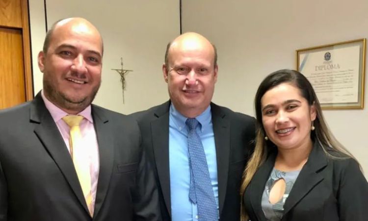 Ales Gás com o deputado Célio Silveira e a primeira-dama Estela