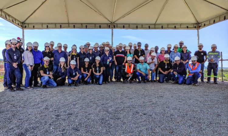 Equipe Hochschild e lideranças de Mara Rosa, Amaralina e região durante visita às obras do Projeto Mara Rosa