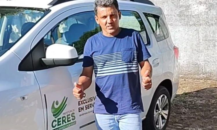 Vereador Sérgio Passos comemora a chegada de veículo para a saúde