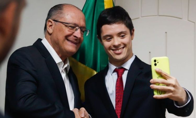 Influenciador digital goiano se reúne com o vice-presidente Alckmin
