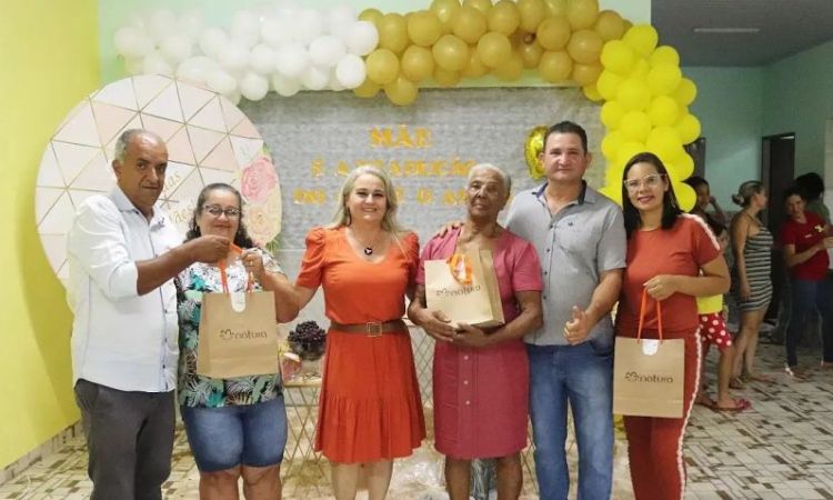Comunidade na zona rural comemora Dia das Mães